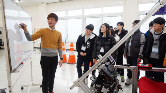 차세대융합기술연구원은 3일부터 이틀간 '서울대 융합과학청소년스쿨'을 개최한다.    융기원 제공